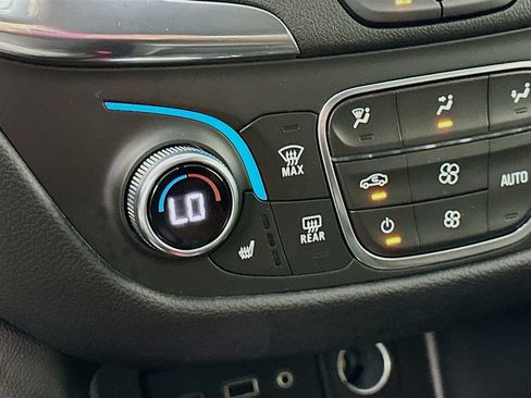 Used 2023 Chevrolet Equinox LT FWD image 27