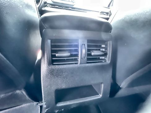 Used 2023 Mitsubishi Outlander SE image 21