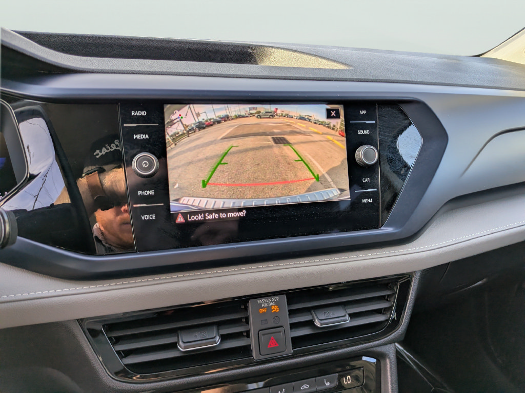 Certified 2024 Volkswagen Taos SE FWD image 21