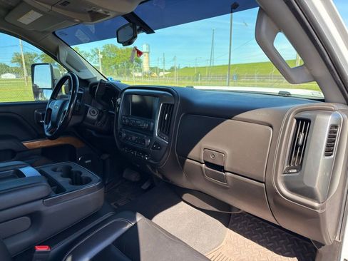 Used 2019 Chevrolet Silverado 2500 LTZ w/ Duramax Plus Package AWD/4WD image 38