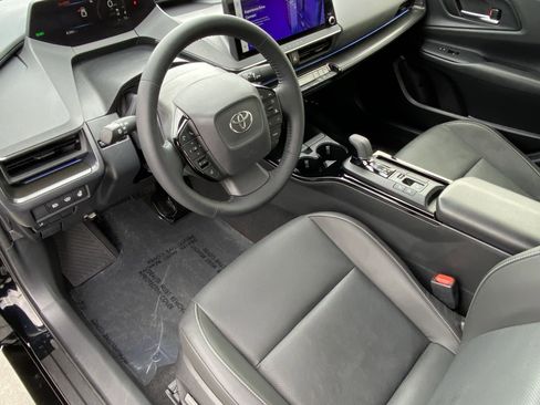 Used 2025 Toyota Prius FWD image 26