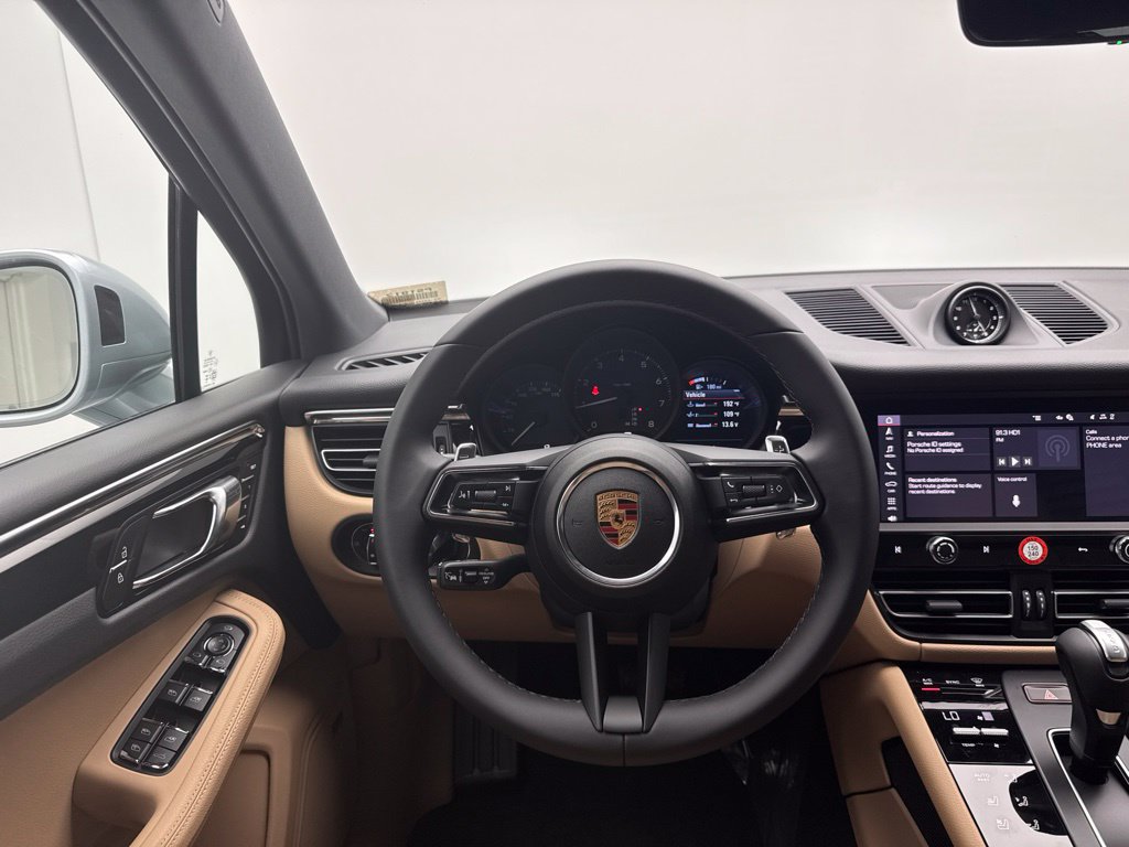 Used 2026 Porsche Macan AWD/4WD image 13