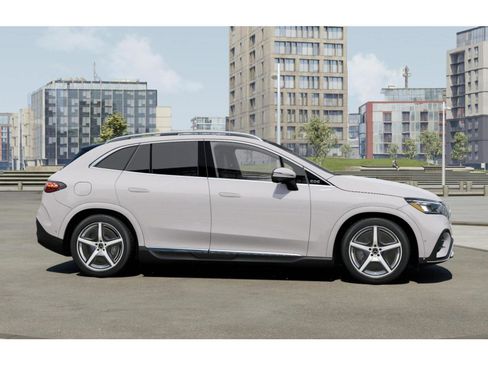 New 2026 Mercedes-Benz EQE 320 4MATIC SUV image 15