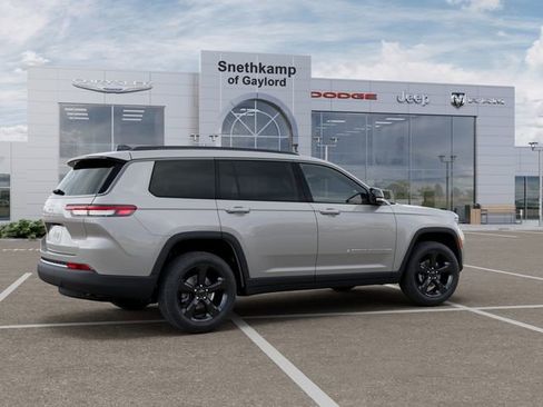 New 2026 Jeep Grand Cherokee L Limited w/ Limited Altitude Package image 4