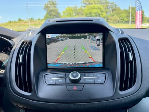 Used 2017 Ford Escape SE w/ Equipment Group 201A AWD/4WD image 36