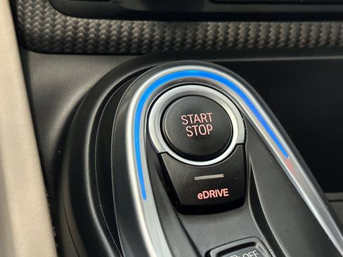 Used 2019 BMW i8 Roadster AWD/4WD image 16