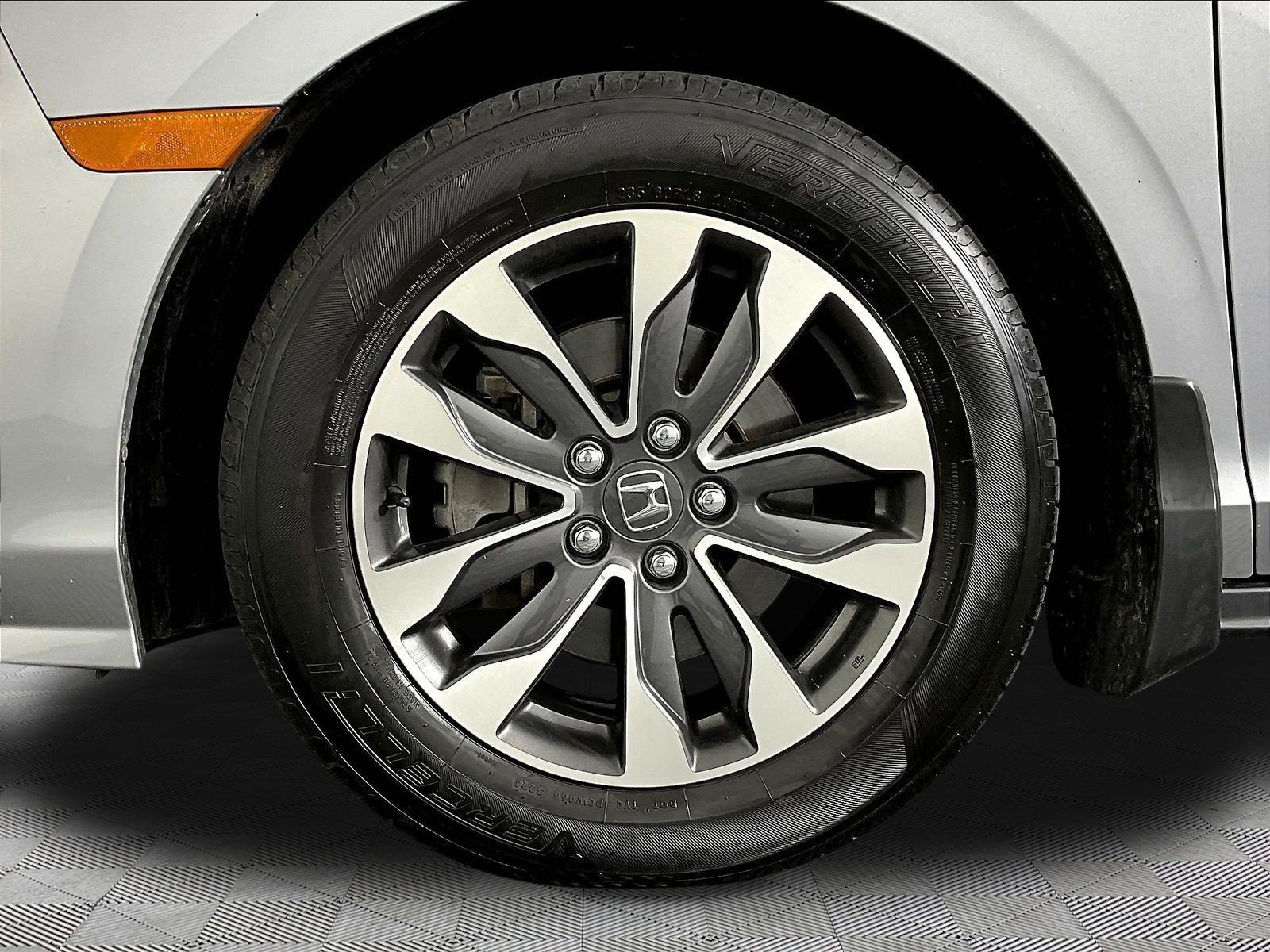 Used 2023 Honda Odyssey EX-L image 32
