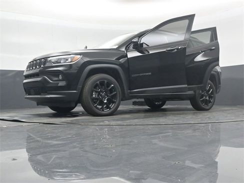 New 2026 Jeep Compass Latitude w/ Mopar Graphics Package image 46