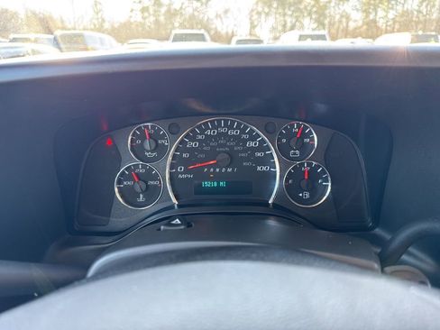 Used 2024 Chevrolet Express 2500 w/ Driver Convenience Package image 16