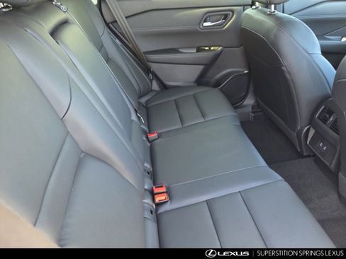 Used 2025 Nissan Rogue SL AWD/4WD image 28