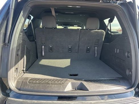 Used 2024 Chevrolet Suburban LT image 29