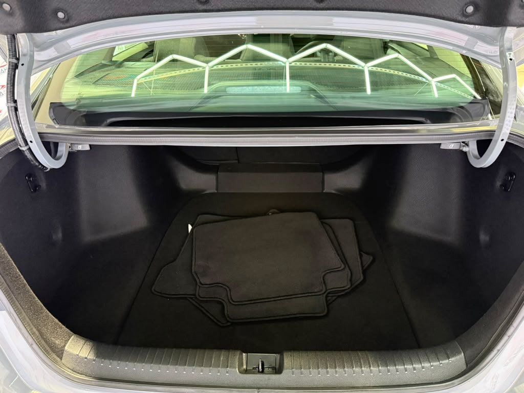 Used 2025 Honda Accord SE image 39