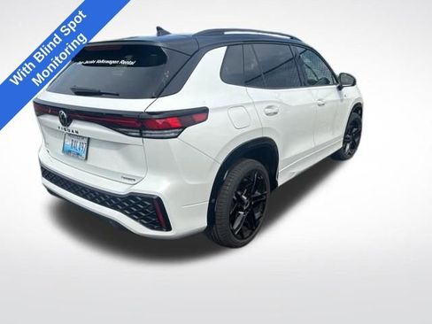 Used 2025 Volkswagen Tiguan SE R-Line AWD/4WD image 2