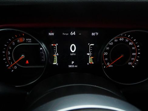 Used 2023 Jeep Wrangler Unlimited Rubicon AWD/4WD image 15