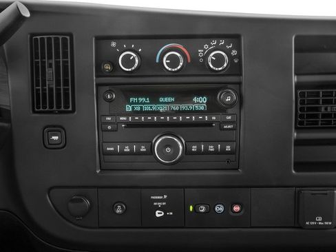 Used 2018 Chevrolet Express 3500 LS RWD image 13