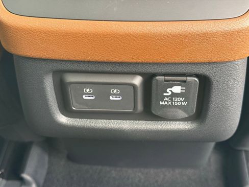 New 2026 Nissan Pathfinder Platinum AWD/4WD image 17
