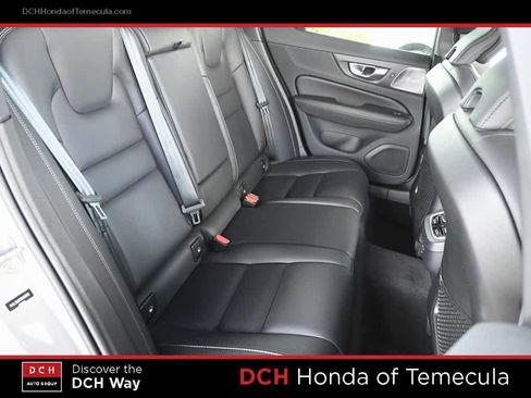 Used 2024 Volvo V60 B5 Cross Country Ultimate image 22