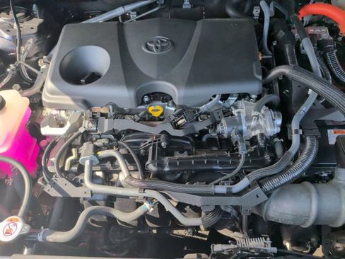 Used 2025 Toyota RAV4 LE AWD/4WD image 33