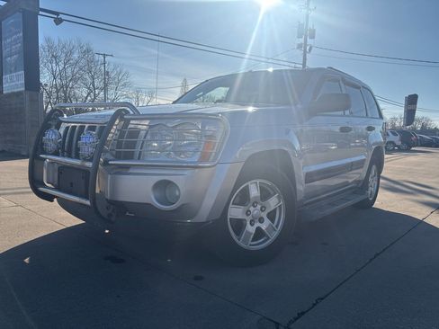 Used 2005 Jeep Grand Cherokee Laredo image 2
