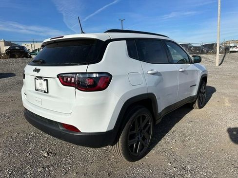 New 2026 Jeep Compass Latitude image 3