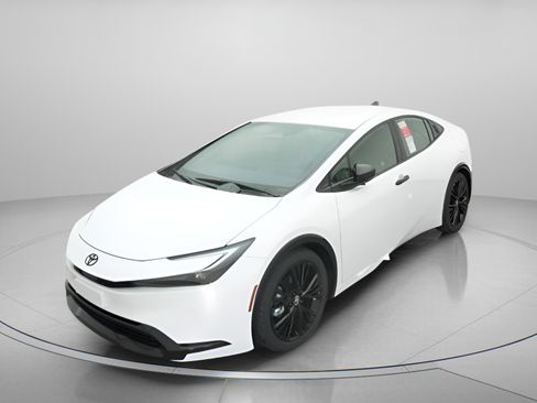 New 2026 Toyota Prius Plug-In Hybrid image 2