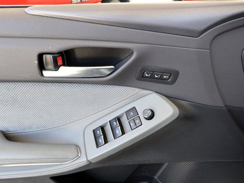 Used 2019 Toyota Avalon Touring FWD image 36
