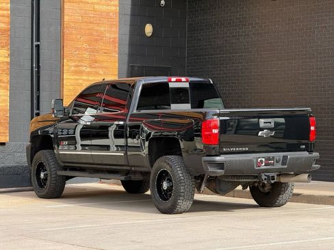 Used 2019 Chevrolet Silverado 2500 LTZ w/ Duramax Plus Package image 16