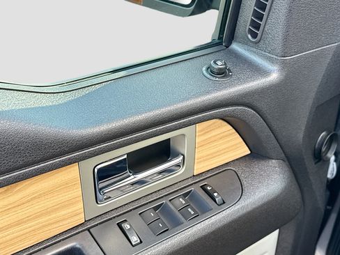 Used 2011 Ford F150 Lariat w/ Lariat Chrome Pkg image 8