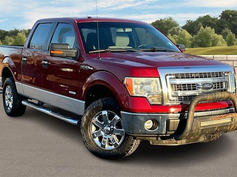 Used 2014 Ford F150 XLT w/ XLT Chrome Package image 2