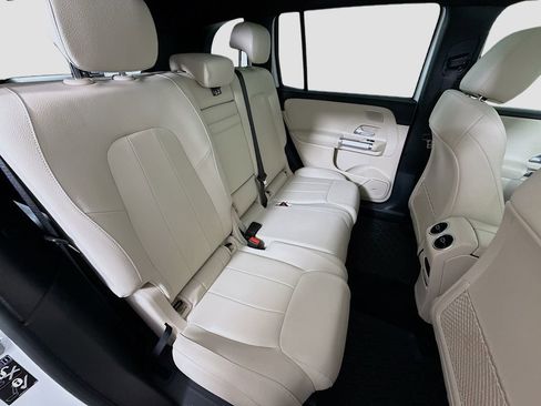 Used 2024 Mercedes-Benz GLB 250 4MATIC image 26