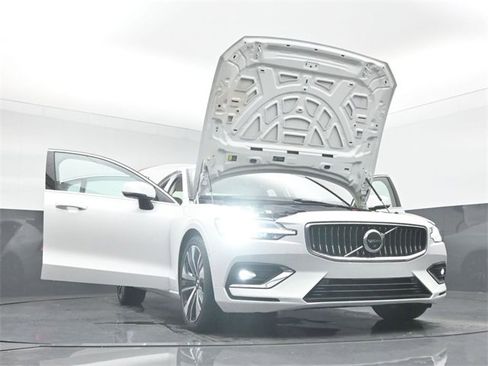 Used 2023 Volvo S60 B5 Ultimate w/ Climate Package image 53