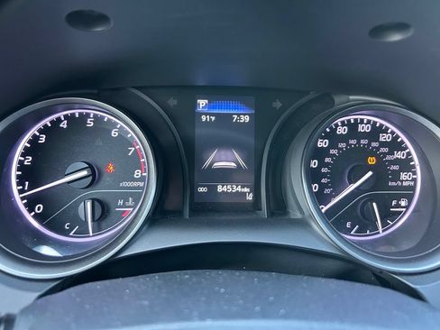 Used 2021 Toyota Camry SE FWD image 24