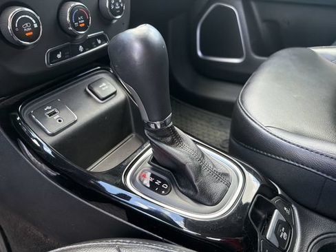 Used 2018 Jeep Compass Latitude FWD image 26