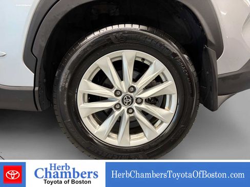Used 2023 Toyota Corolla Cross LE w/ Moonroof Package AWD/4WD image 19