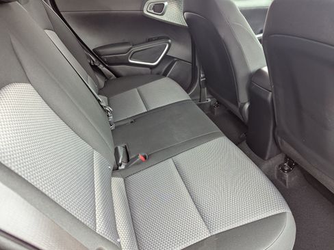 Used 2025 Kia Soul LX w/ LX Technology Package FWD image 12