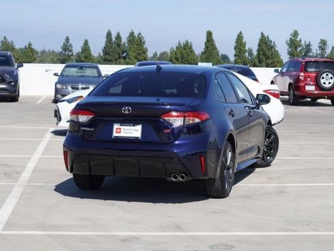 Used 2024 Toyota Corolla SE w/ SE Premium Package FWD image 8
