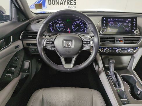 Used 2018 Honda Accord Touring image 13