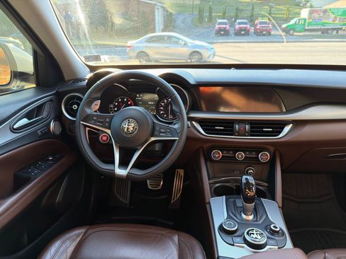 Used 2018 Alfa Romeo Stelvio Sport w/ Quick Order Package 22J Sport AWD/4WD image 20