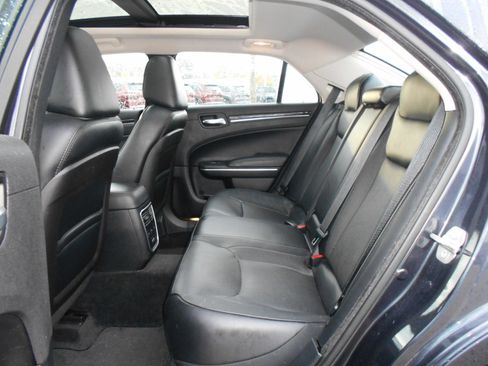 Used 2015 Chrysler 300 C w/ Light Group image 6