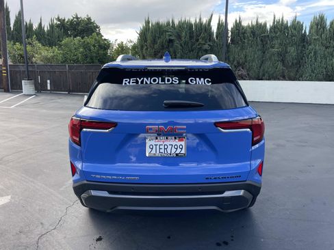 Used 2025 GMC Terrain Elevation w/ Elevation Premium Package image 6