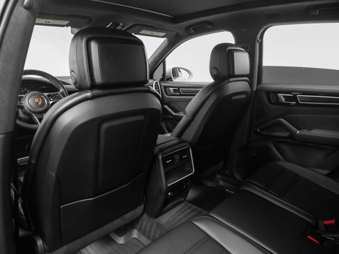Used 2023 Porsche Cayenne GTS image 50