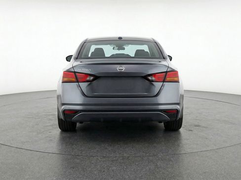 Used 2025 Nissan Altima 2.5 SV FWD image 7