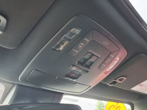 Used 2025 Toyota Sienna XLE Woodland Edition AWD/4WD image 34