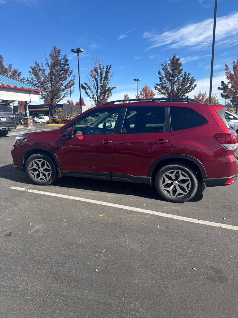 Used 2019 Subaru Forester Premium AWD/4WD image 8
