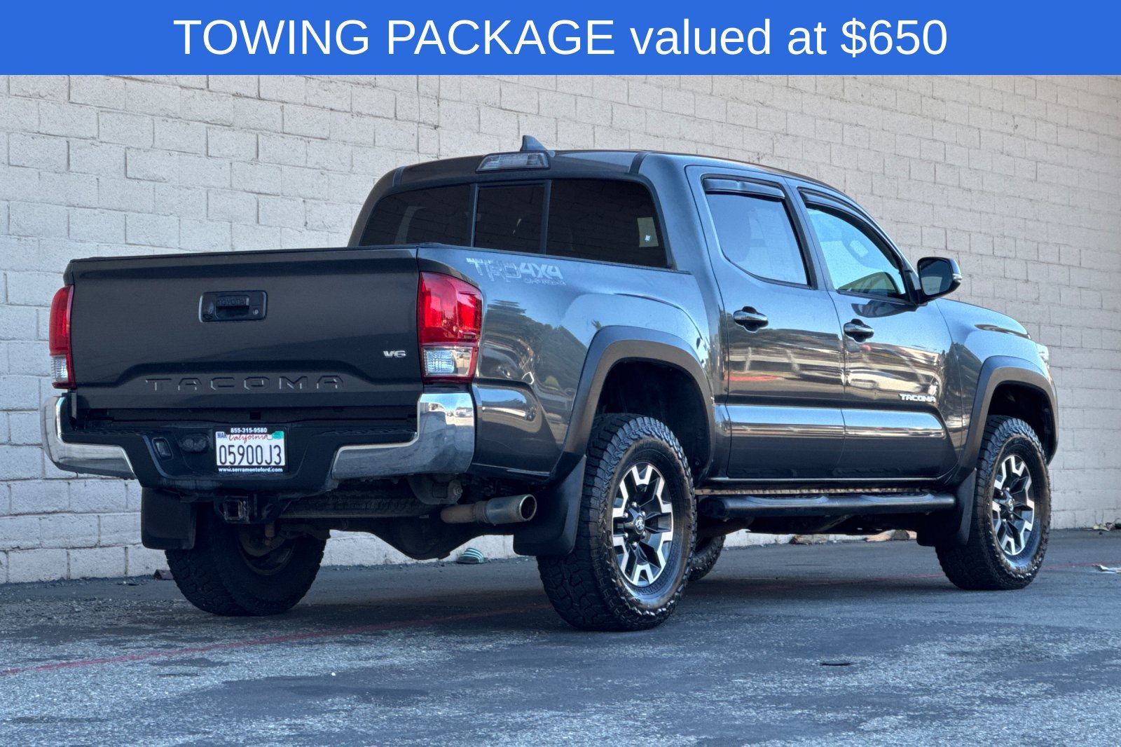 Used 2016 Toyota Tacoma TRD Off-Road w/ Exterior Package AWD/4WD image 5