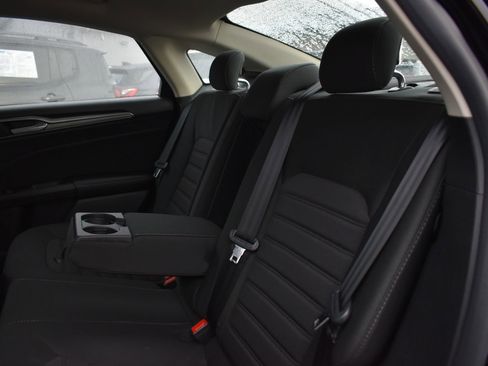 Used 2020 Ford Fusion SE image 17