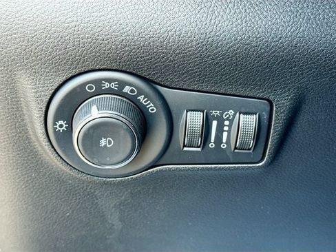 Used 2022 Jeep Compass Latitude w/ Convenience Group AWD/4WD image 16