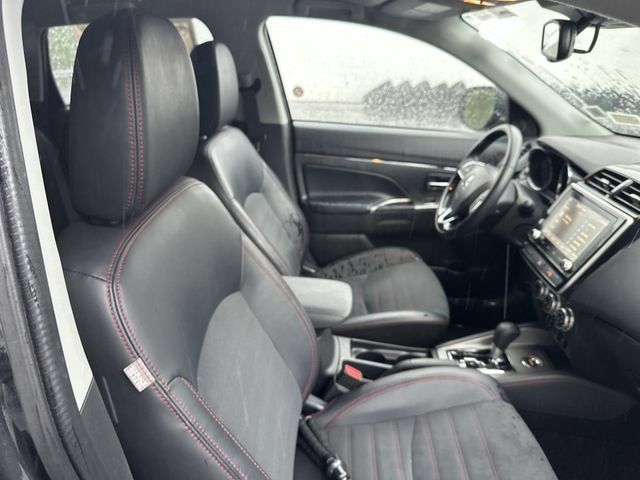 Used 2025 Mitsubishi Outlander Sport AWD image 28