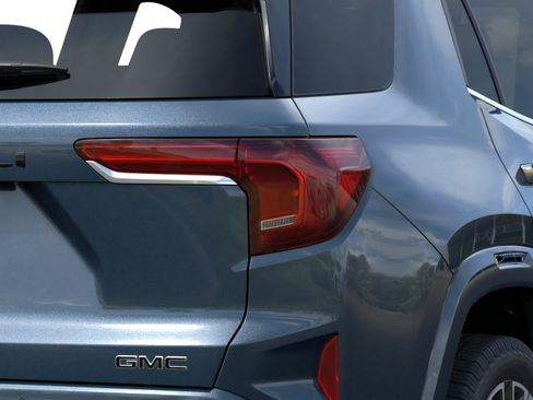 New 2026 GMC Terrain Denali w/ LPO, Black Badging Package AWD/4WD image 11