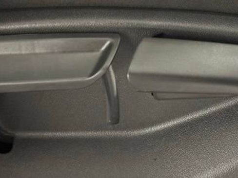 Used 2020 Volkswagen Atlas Cross Sport SE w/ Panoramic Sunroof Package FWD image 19